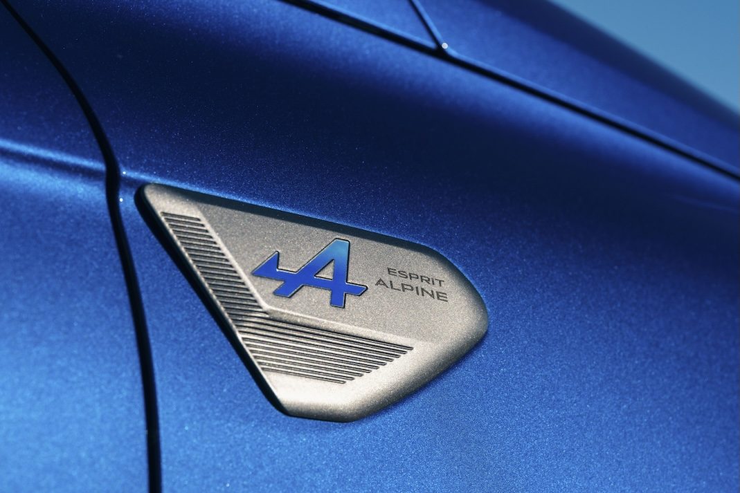 Renault Clio Esprit Alpine badge
