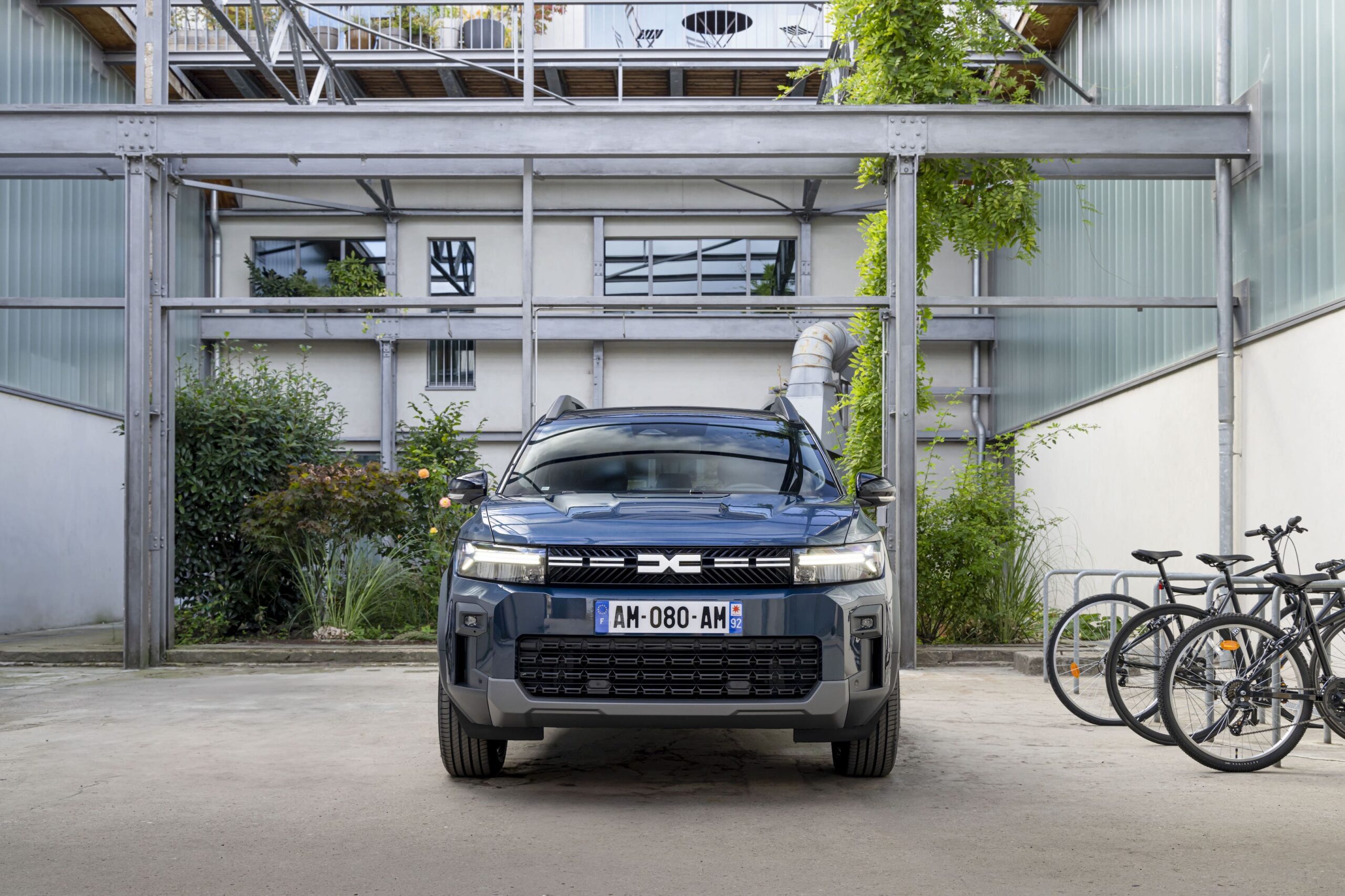 Nieuwe Dacia Bigster voorkant