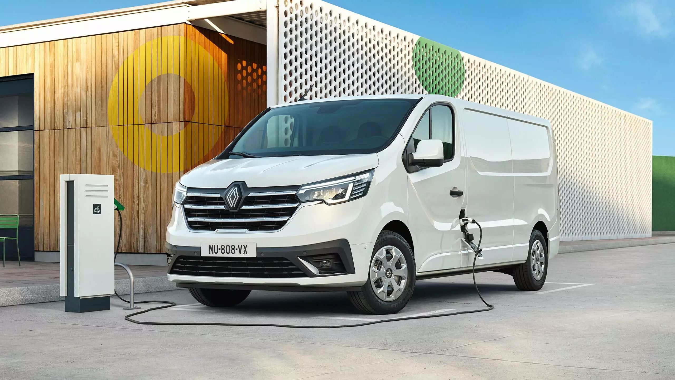 Trafic E-tech electric 2025
