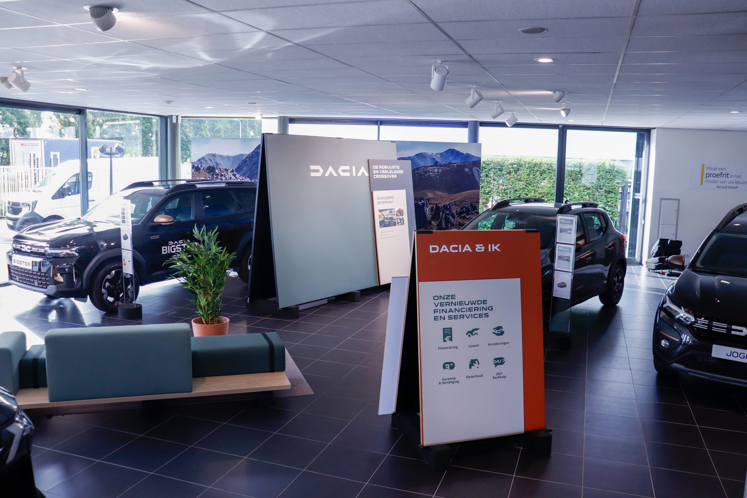 Dacia Nieuwendijk Hillegom zithoek