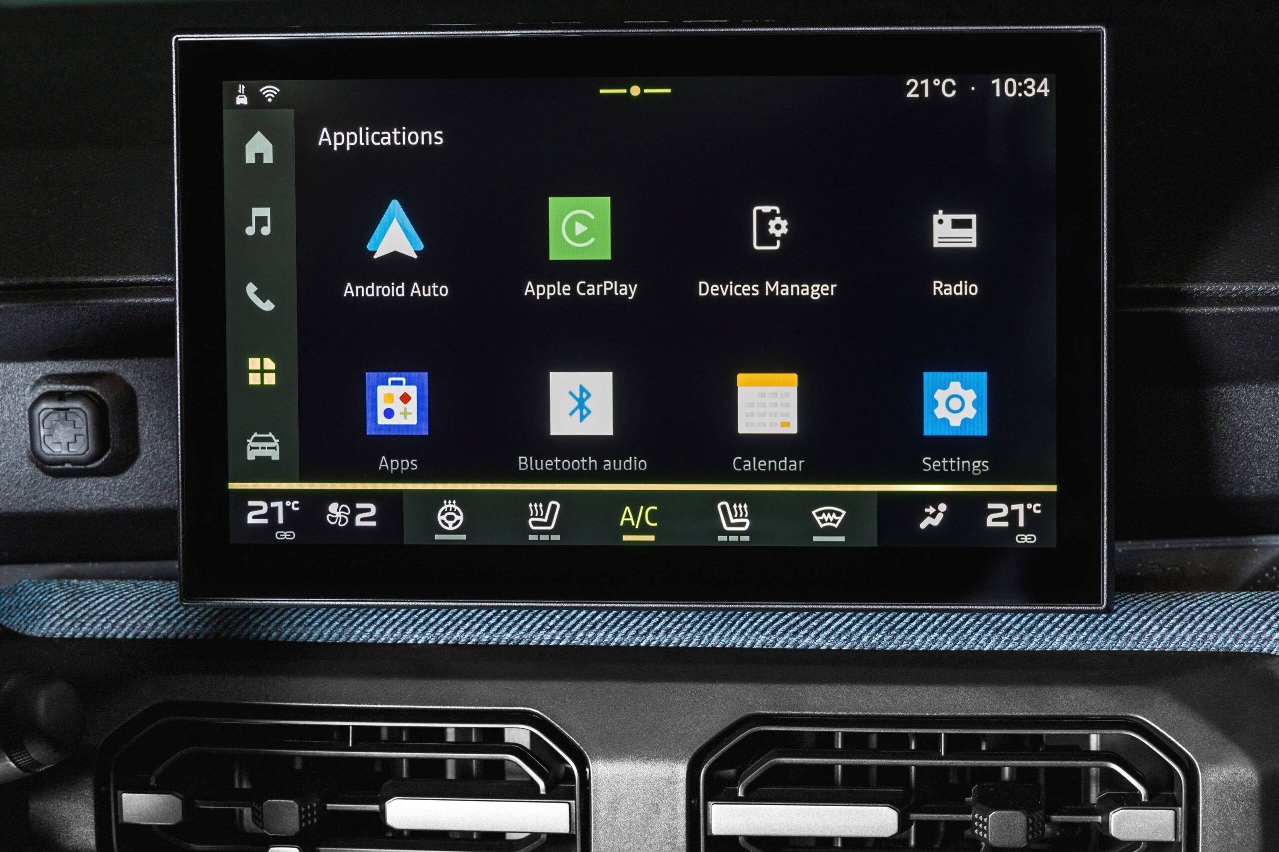 Dacia Striker Carplay